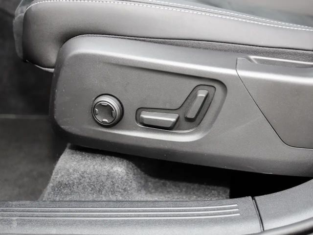 Volvo XC40 Dark Plus