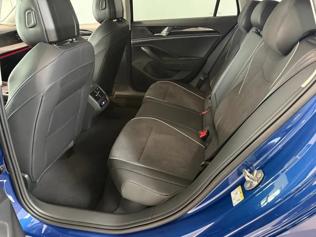 Volkswagen Passat 1.5 eTSI Business