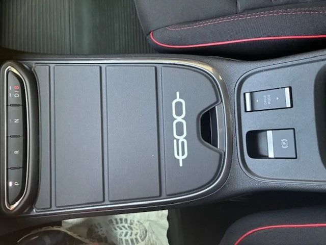 Fiat 600e Elektro (RED) 54 kWh