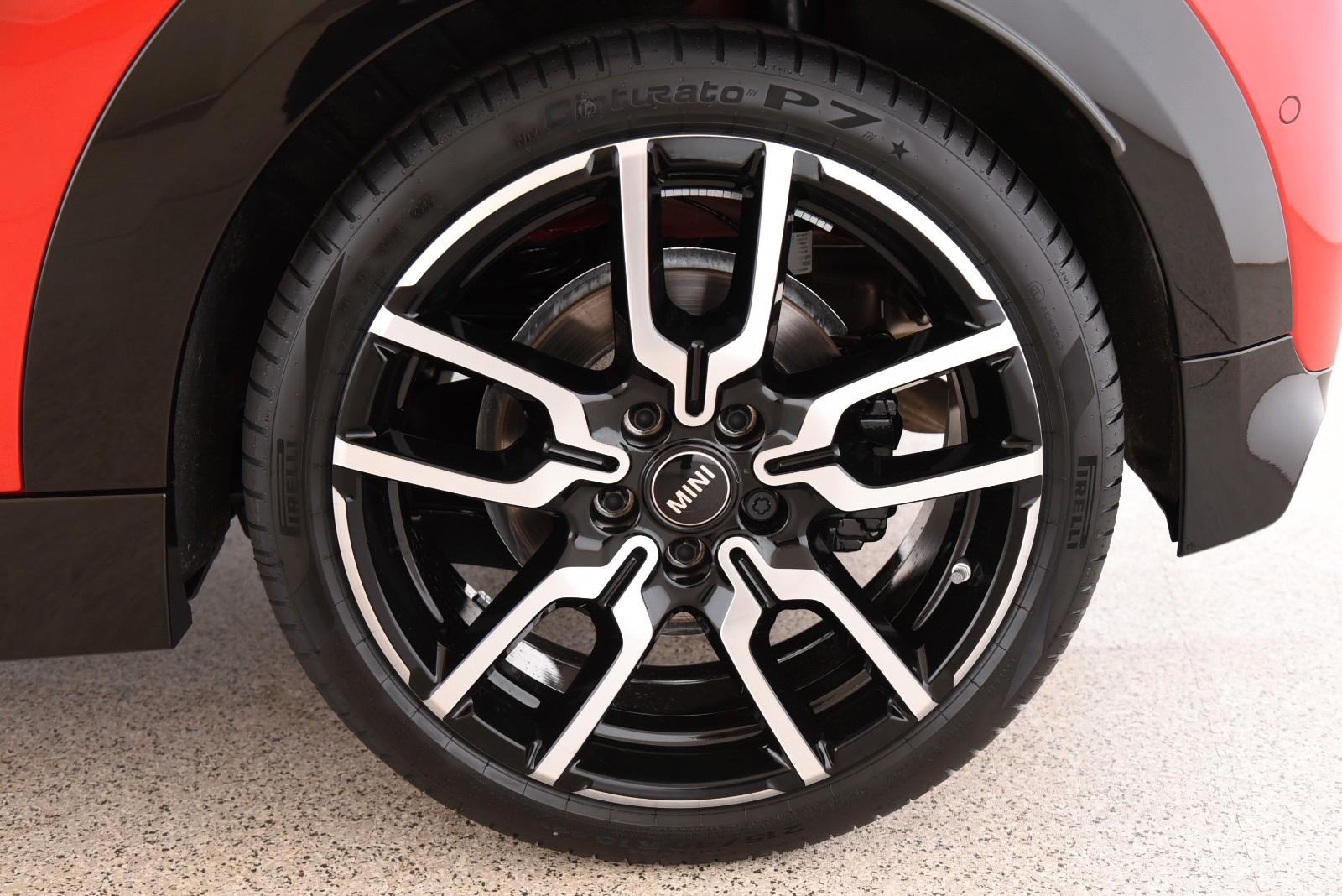 MINI Cooper John Cooper Works