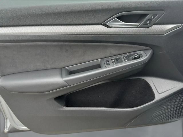 Volkswagen Golf 1.5 eTSI DSG Golf VIII Style