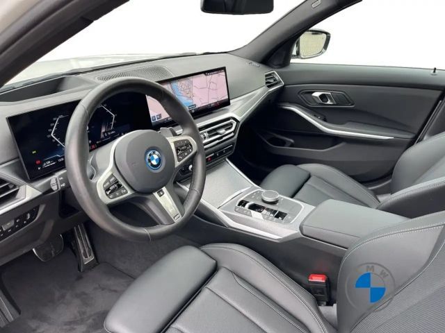 BMW 330 330e M-Sport Sedan xDrive