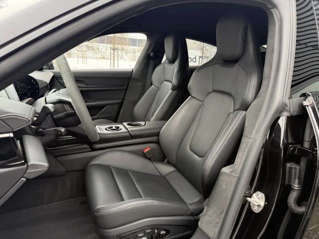 Porsche Taycan Turbo