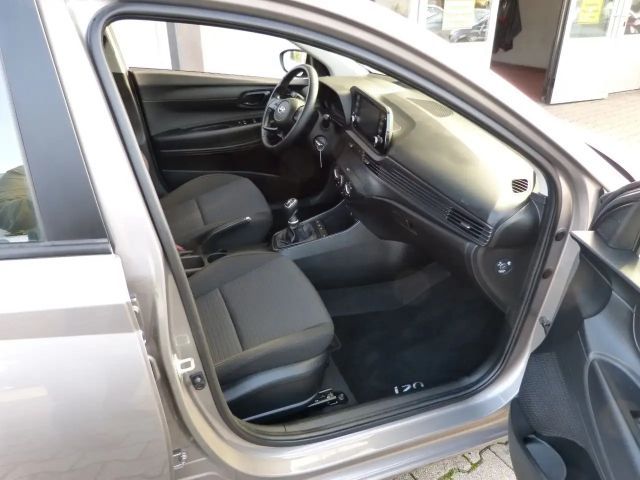 Hyundai i20 APPLE SHZ LHZ KAMERA TEMPOMAT