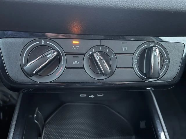 Skoda Fabia Essence 1.0i