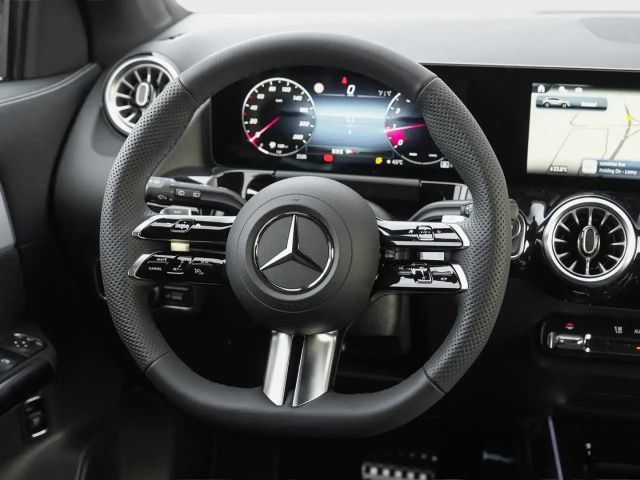 Mercedes-Benz GLA 200 AMG Line