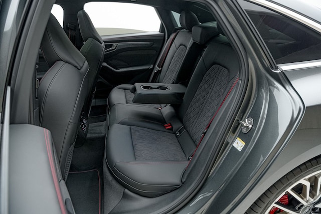 Audi A6 e-tron Quattro