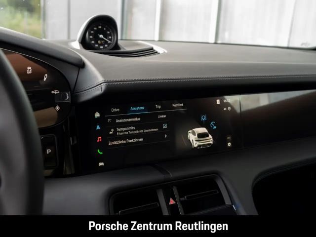 Porsche Taycan 4S Cross Turismo