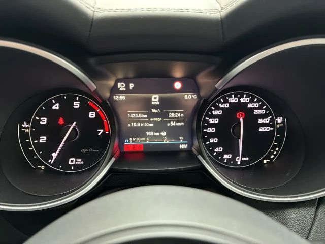 Alfa Romeo Stelvio AT8 Q4 Veloce