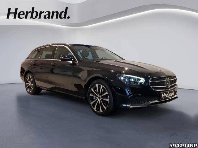 Mercedes-Benz E 300 AVANTGARDE Estate