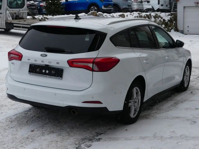 Ford Focus Cool & Connect Wagon