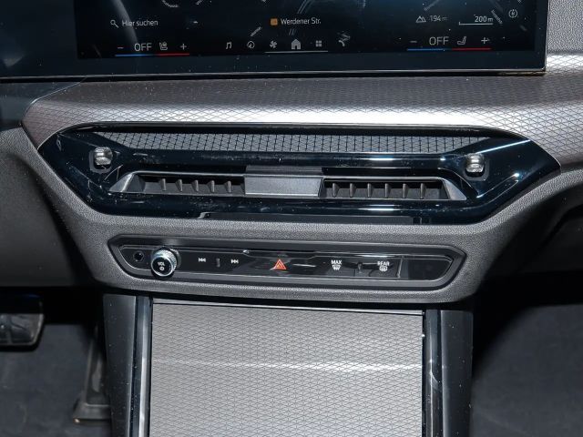 BMW 320 320i M-Sport Sedan