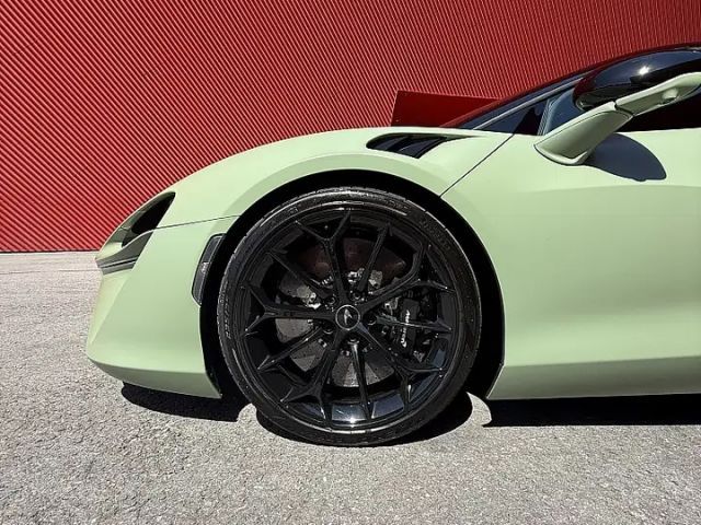 McLaren Artura Mc Laren Artura Coupe MSO Lackierung