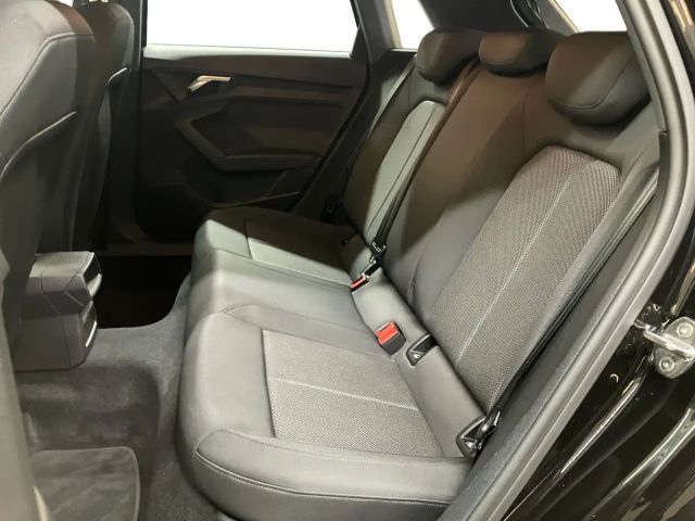 Audi A3 30 TFSI Sedan