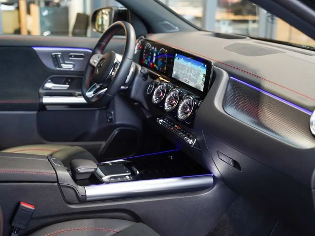 Mercedes-Benz EQA 300 4MATIC AMG Line