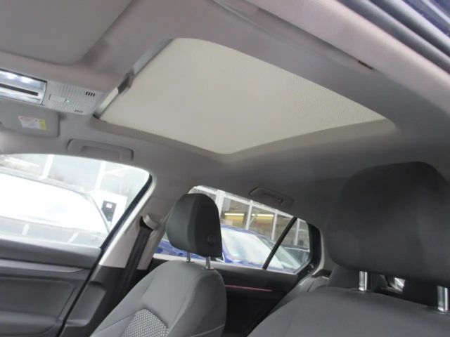 Volkswagen Golf 1.5 TSI IQ.Drive Life