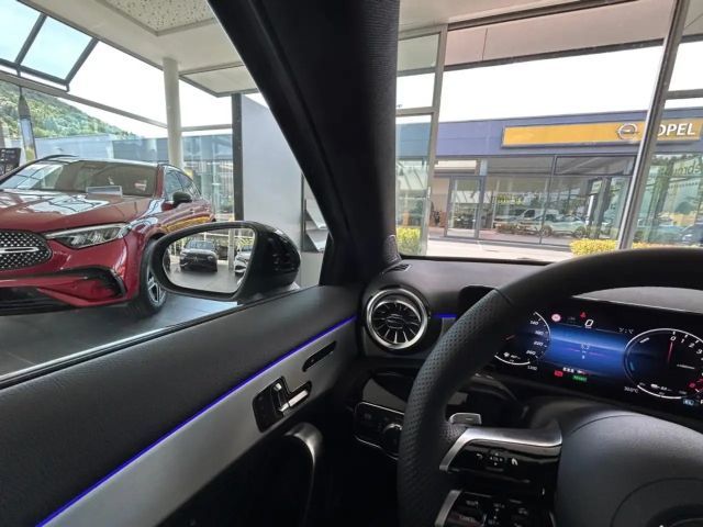 Mercedes-Benz A 250 A 250 e AMG Line