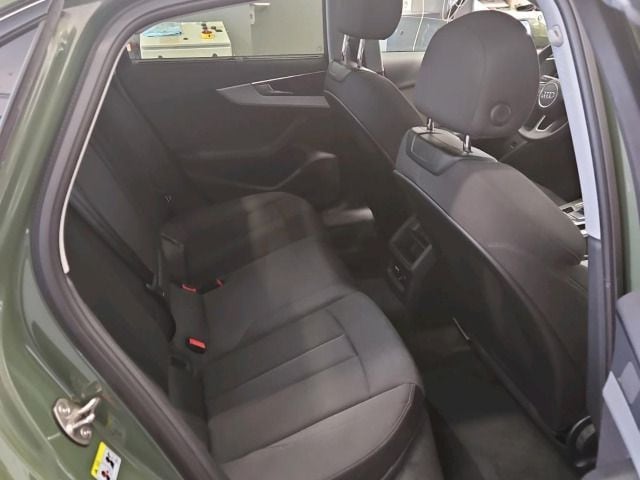 Audi A4 30 TDI S-Tronic Sedan