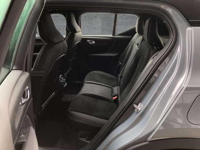 Volvo XC40 Core Recharge