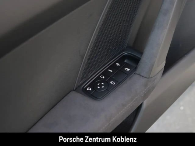 Porsche 992 Cabrio Carrera GTS