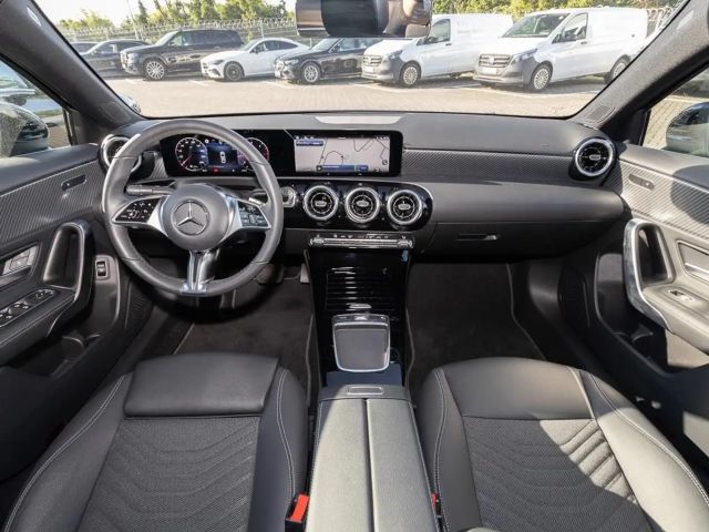 Mercedes-Benz A 200 A 200 d