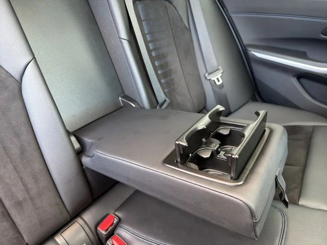 BMW 330 330e M-Sport Touring xDrive