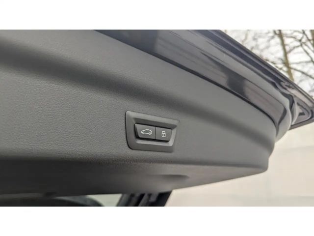 BMW iX1 Sedan xDrive