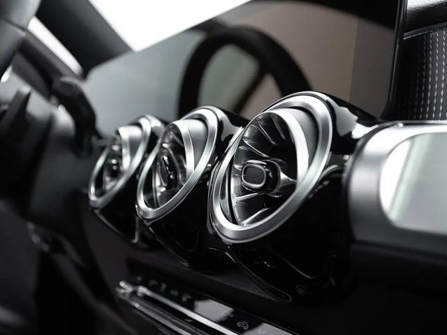 Mercedes-Benz EQB 250