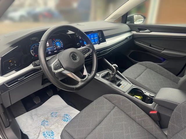 Volkswagen Golf Life Variant