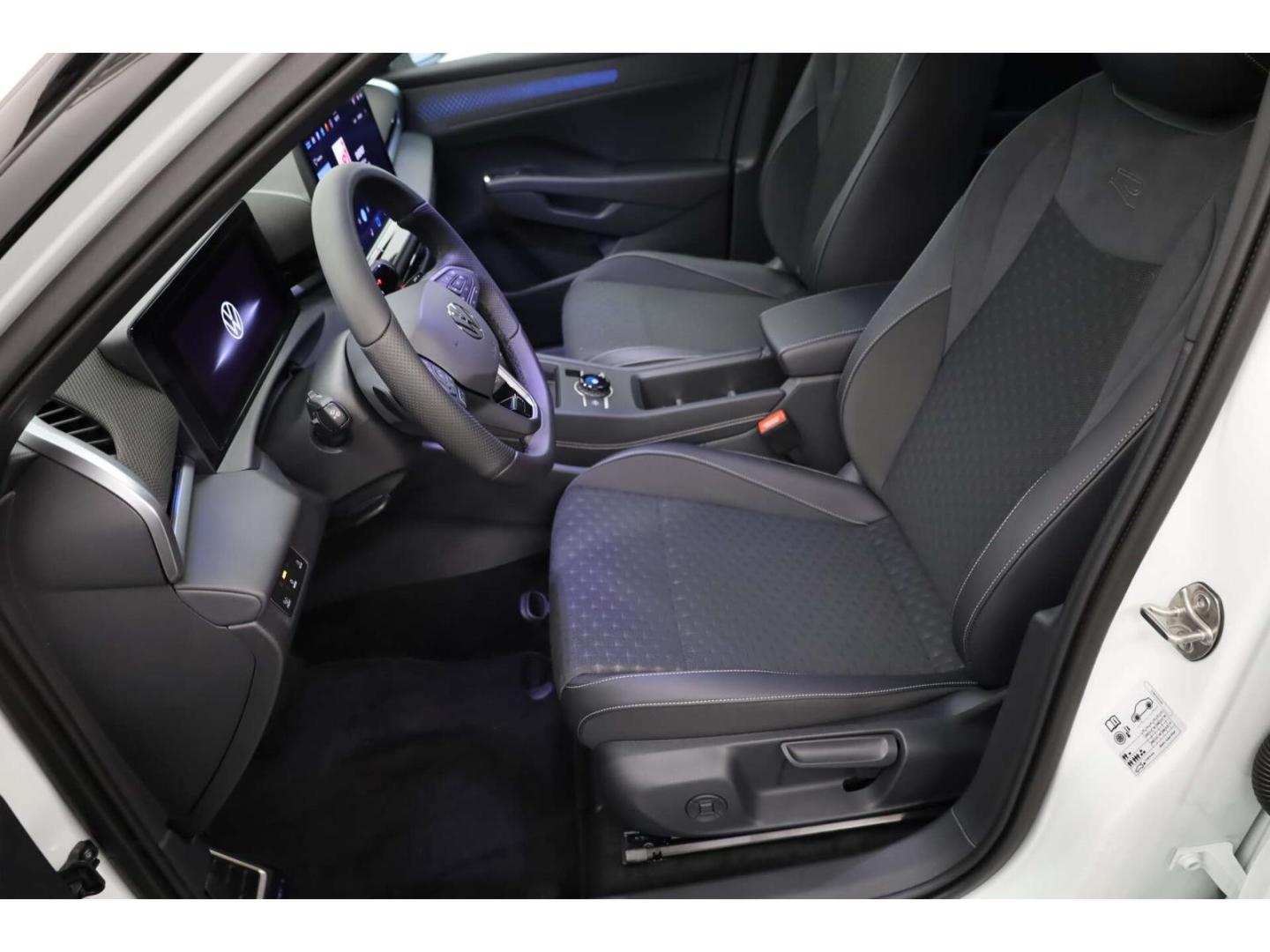 Volkswagen T-Roc 1.5 eTSI R-Line Style