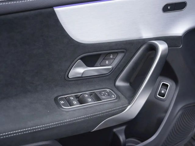 Mercedes-Benz A 250 A 250 e AMG Line