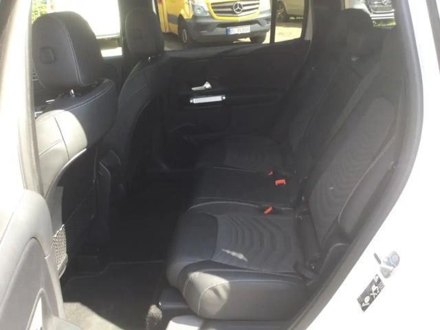 Mercedes-Benz GLB 220 4MATIC Progressive