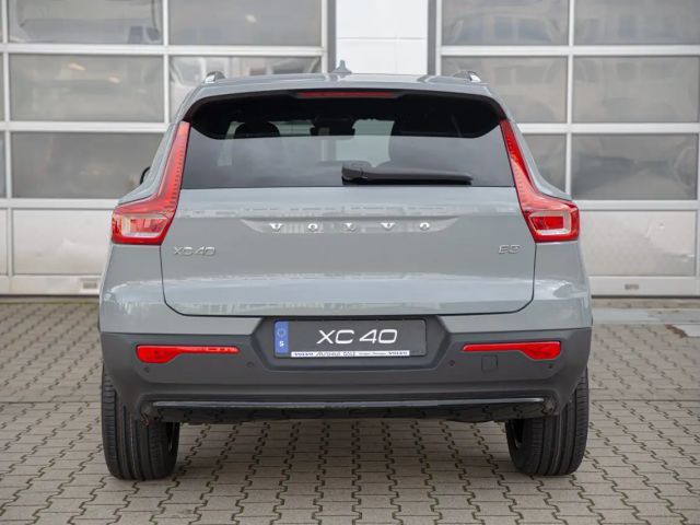 Volvo XC40 Business Dark Plus