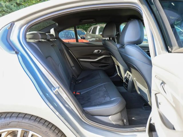 BMW 320 320d M-Sport Sedan xDrive