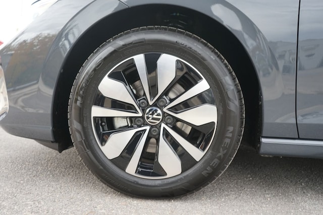 Volkswagen Golf 1.5 eTSI Golf VIII