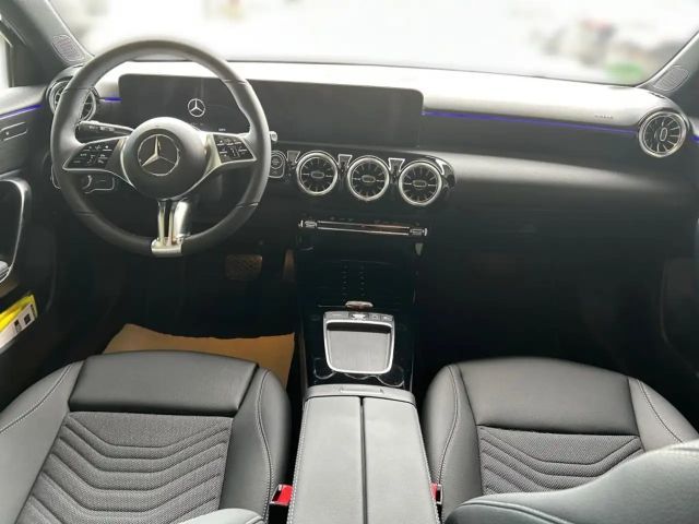 Mercedes-Benz A 180 Hatchback Progressive