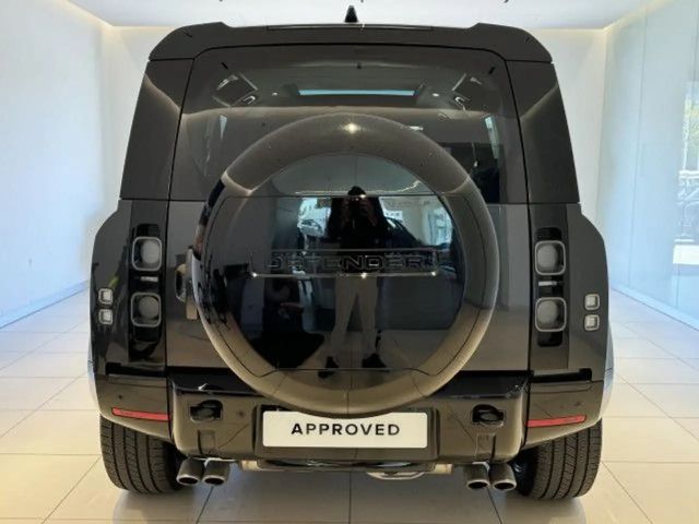 Land Rover Defender 110 Black Pack