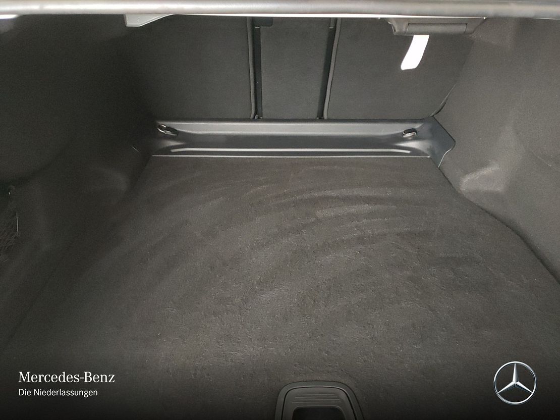 Mercedes-Benz E 220 AMG Line E 220 d Sedan