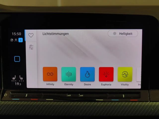 Volkswagen Golf 1.5 eTSI DSG Golf VIII R-Line