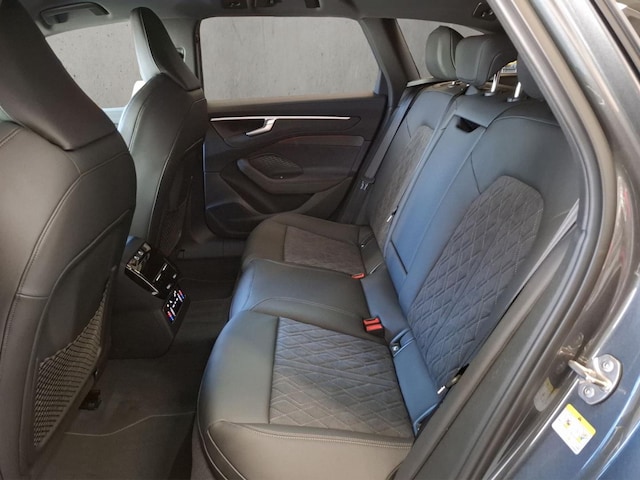 Audi A6 Avant Quattro S-Tronic