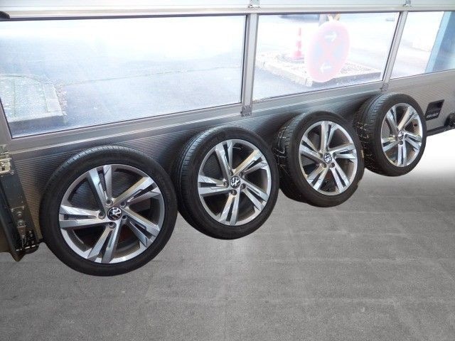 Volkswagen Golf 1.5 eTSI Golf VIII R-Line