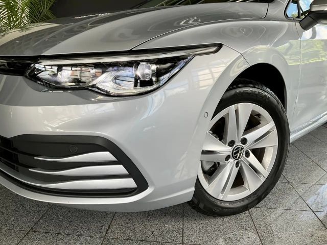 Volkswagen Golf 1.5 TSI DSG Life Variant