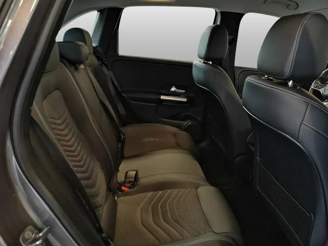 Mercedes-Benz B 180 Progressive Sedan