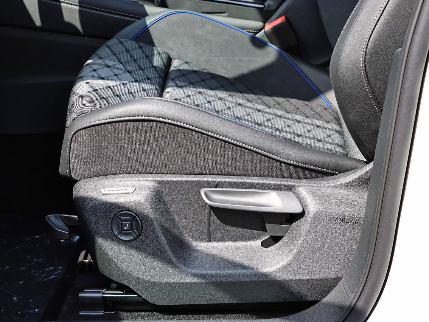 Volkswagen Tiguan 1.5 eTSI DSG IQ.Drive R-Line