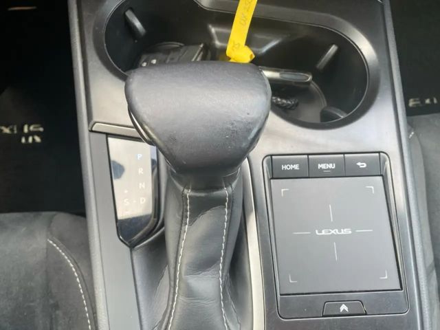 Lexus UX 250h Style Edition