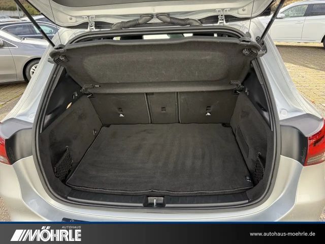 Mercedes-Benz GLA 200 Progressive