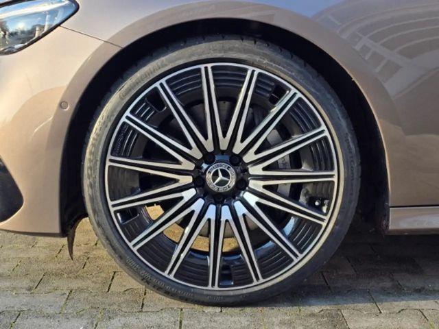 Mercedes-Benz E 200 AMG Line Sedan