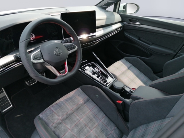 Volkswagen Golf 2.0 TSI DSG