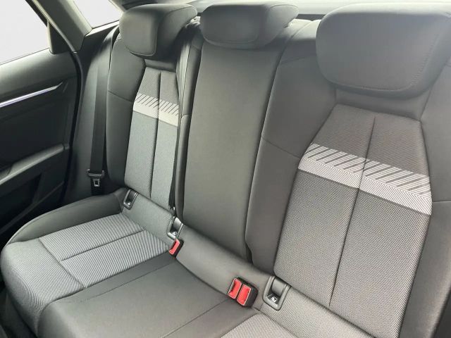 Audi A3 35 TFSI Business Sedan