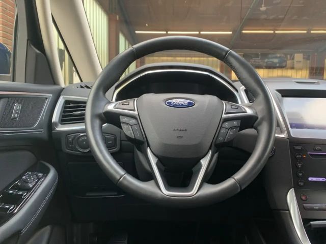 Ford S-Max Titanium